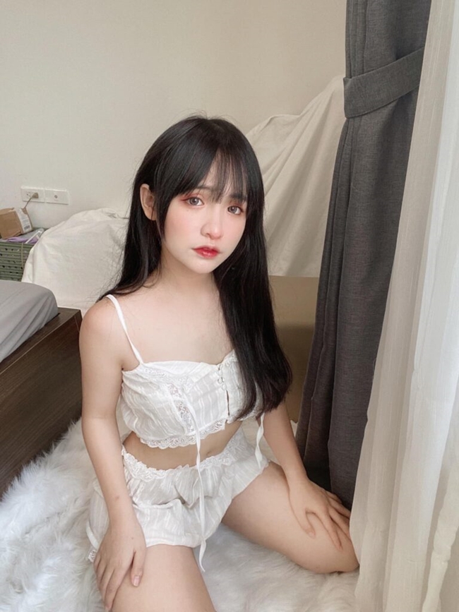 Uông Thảo Vân lộ clip nóng 8 phút 35s xem ngay sung lắm